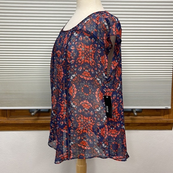 a.n.a. A New Approach NWT Blue Red Floral Sheer Blouse Size XL - Picture 6 of 11